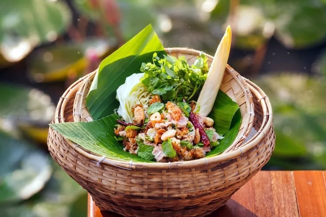 ແໜມເຂົ້າ - Neam Khao
