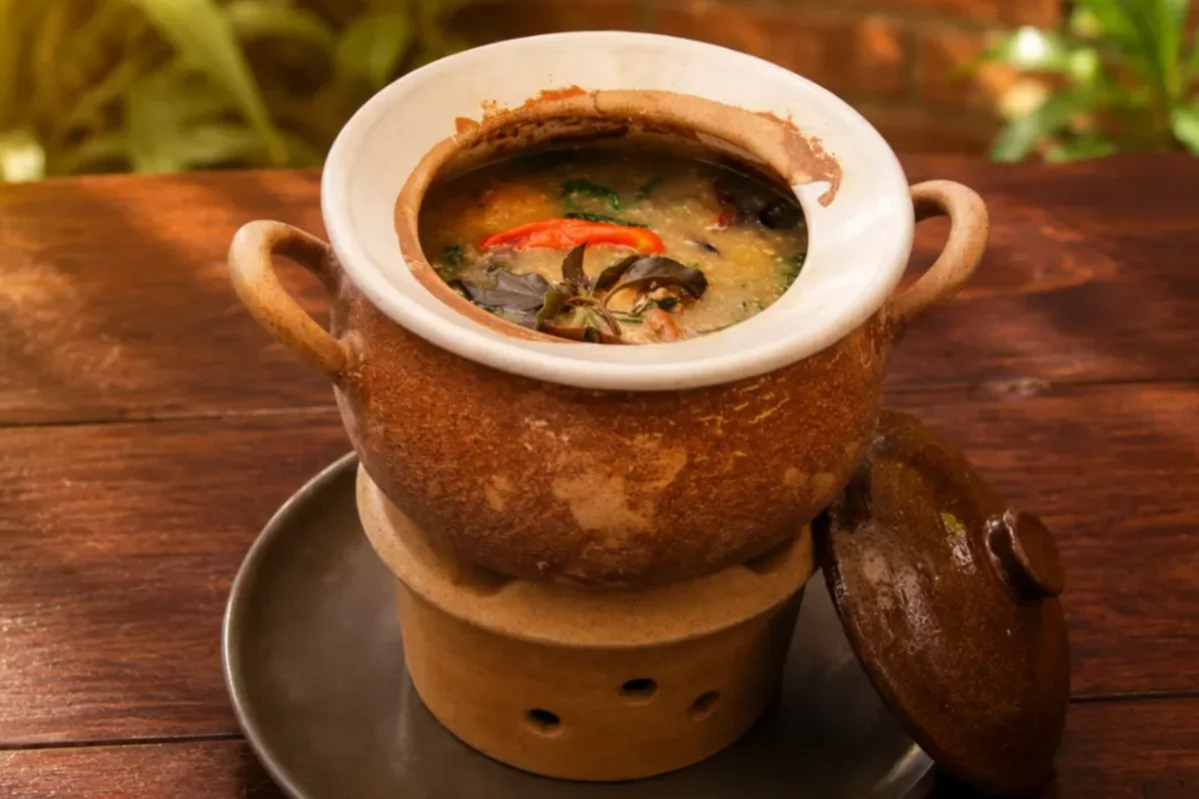 ເອາະຫຼາມໄກ່ ຫຼື ໝູ - Or Lam Kai or Moo