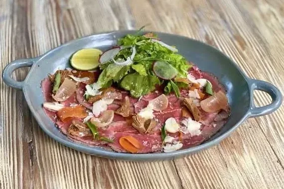 Carpaccio de Buffle avec Truffes fraiches
