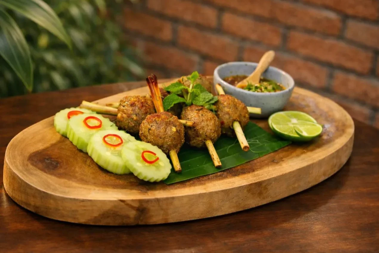 ລາບໝູປີ້ງ - Laap Moo Ping